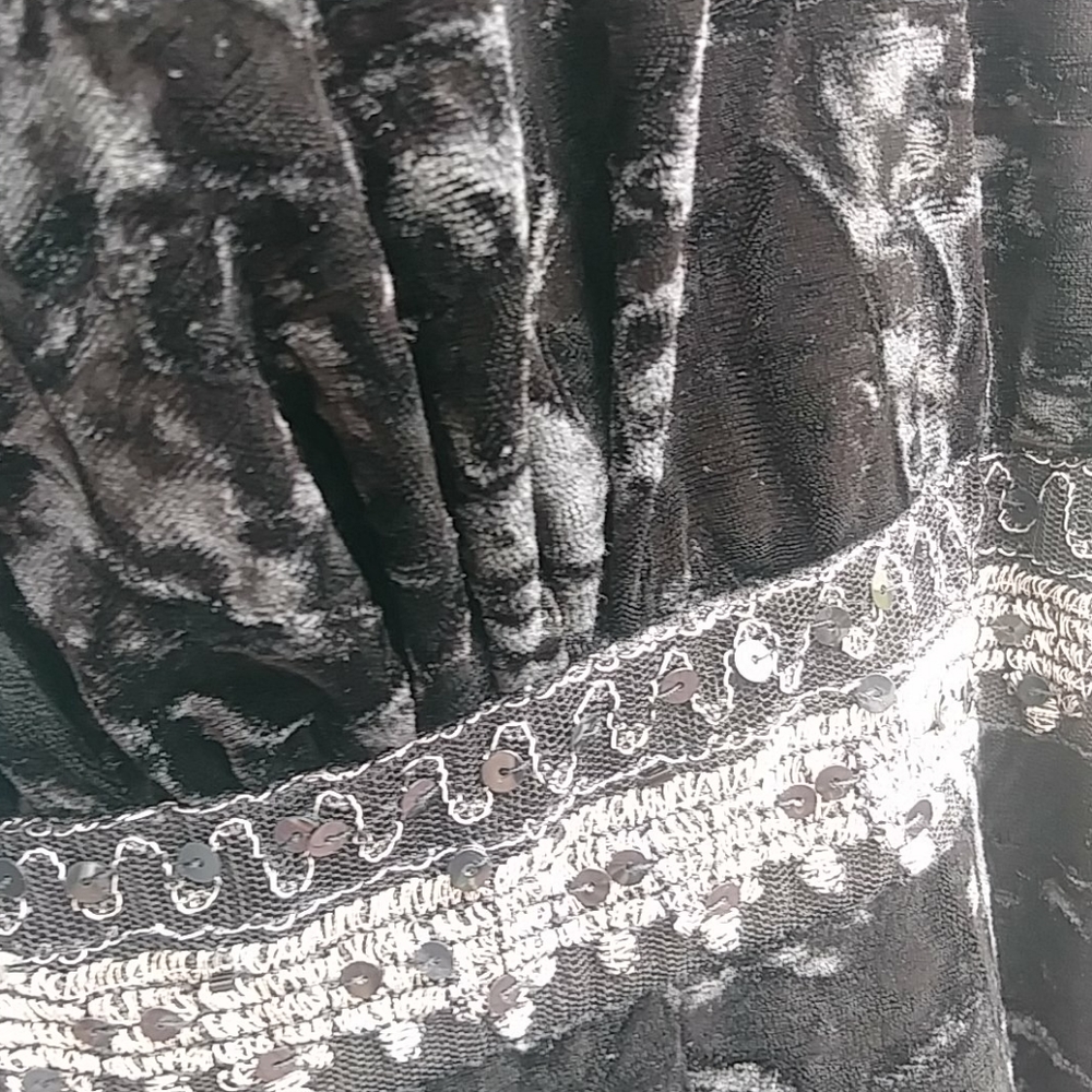 Addition Elle Dress. - Picture 5 of 8